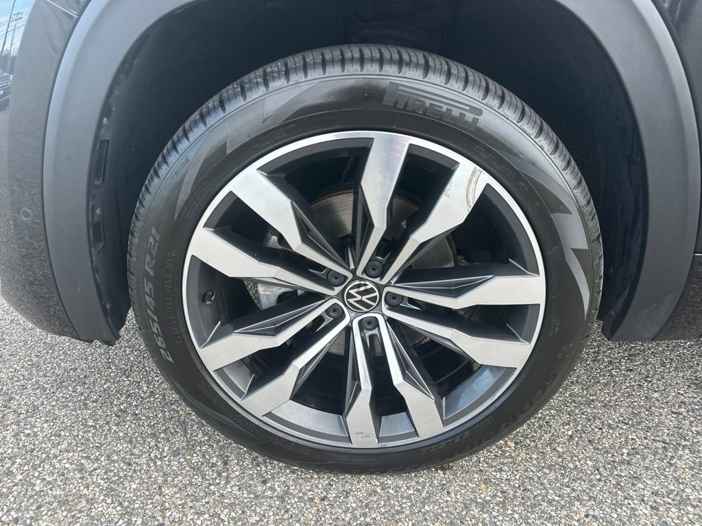 Used 2023 Volkswagen Atlas Cross Sport SEL Premium R-Line AWD/4WD image 37