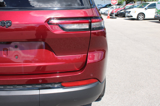 Used 2023 Jeep Grand Cherokee L Laredo AWD/4WD image 43