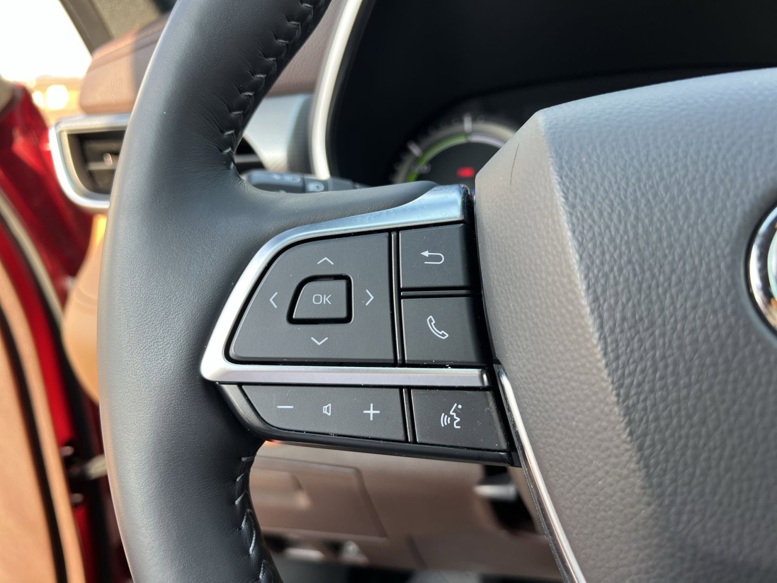 Used 2020 Toyota Highlander Platinum image 32