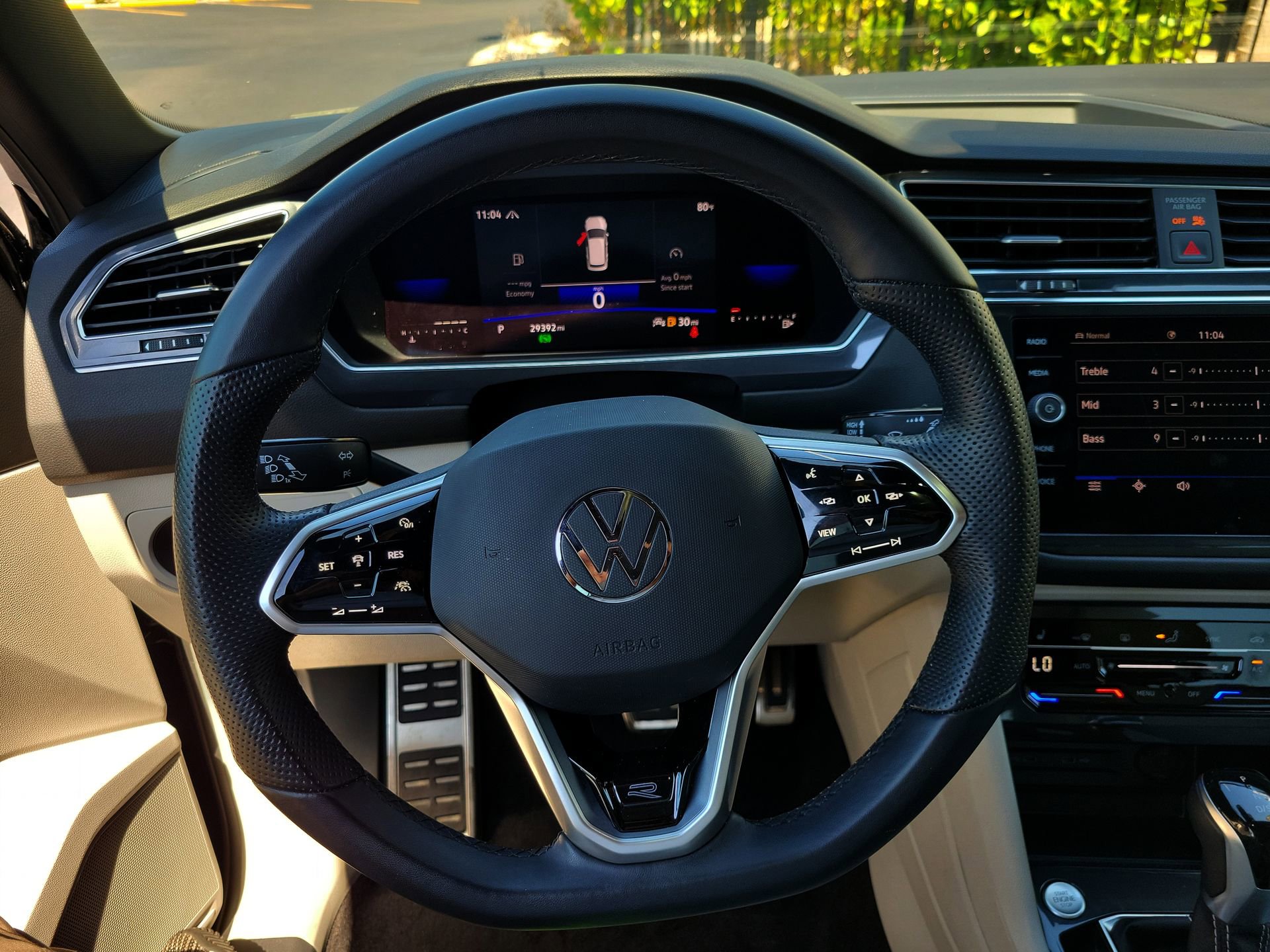 Used 2023 Volkswagen Tiguan SE R-Line AWD/4WD image 32