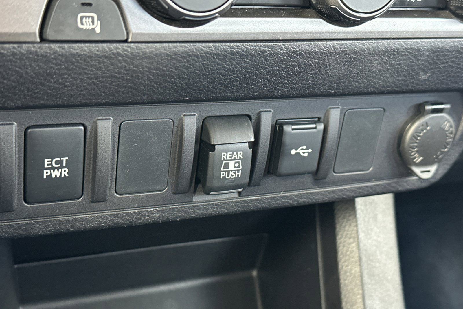 Certified 2022 Toyota Tacoma SR5 image 31