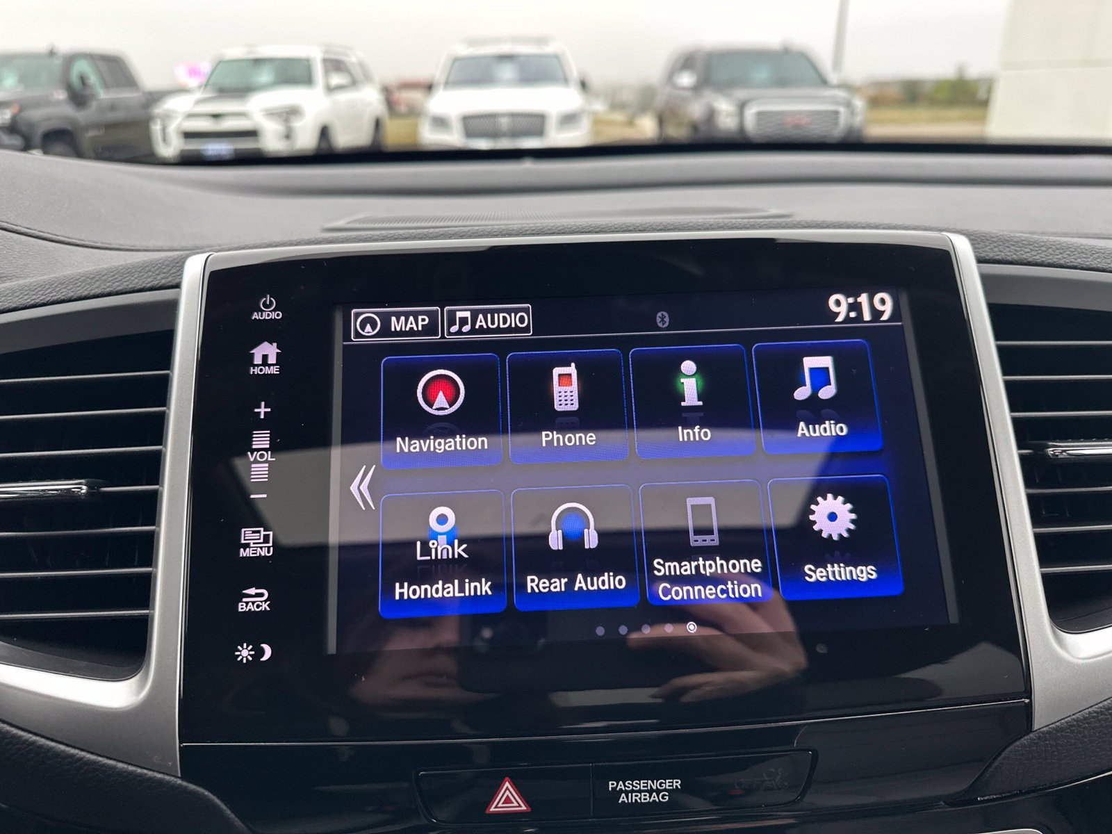 Used 2017 Honda Pilot Elite image 63