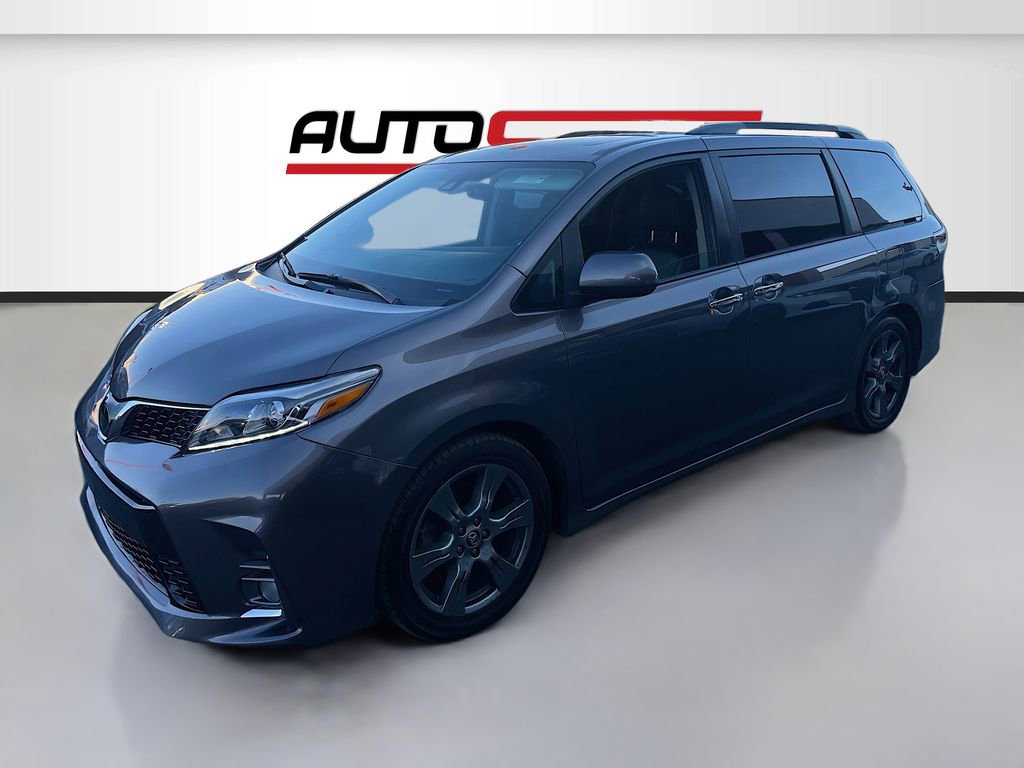 Used 2020 Toyota Sienna SE w/ Carpet Mat Package FWD image 3