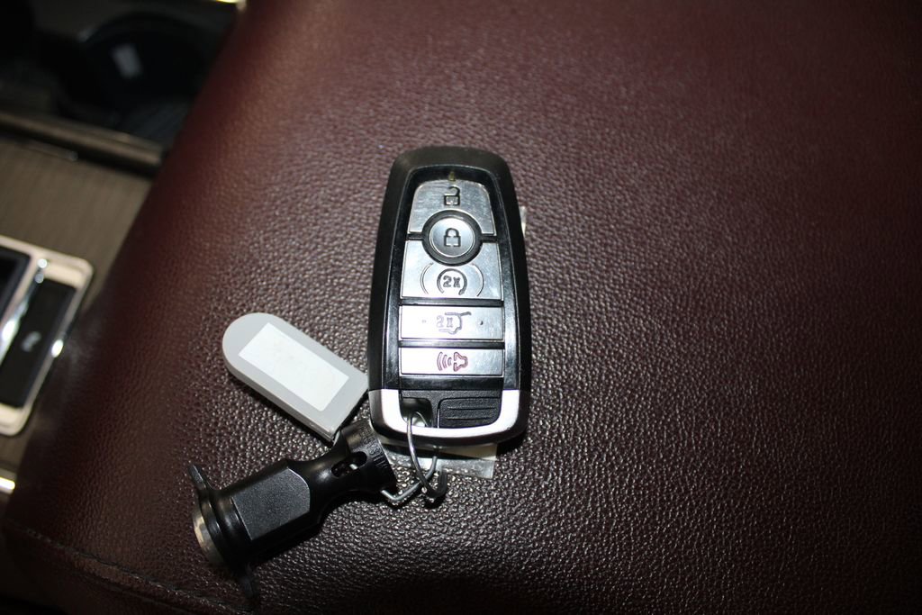 Used 2024 Ford Expedition Limited image 59