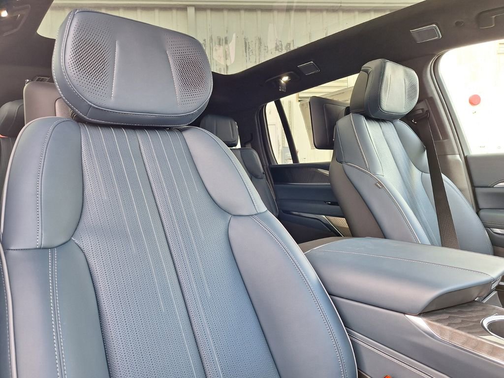 New 2025 Cadillac Escalade IQ Luxury 2 image 28
