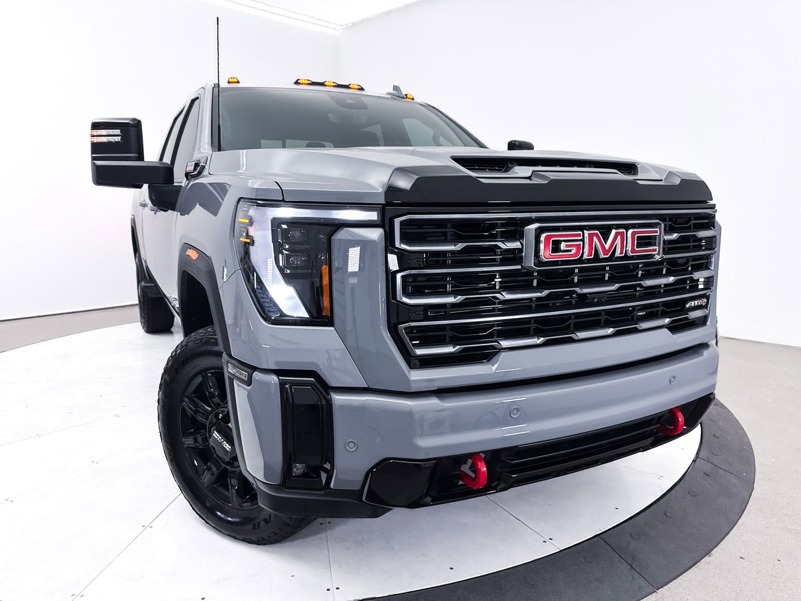 Used 2025 GMC Sierra 2500 AT4 w/ Technology Package image 8