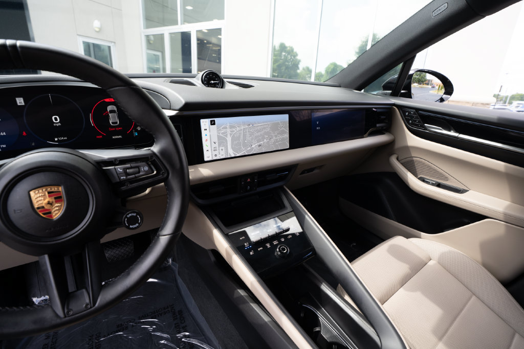 Used 2025 Porsche Macan 4 Electric AWD/4WD image 25