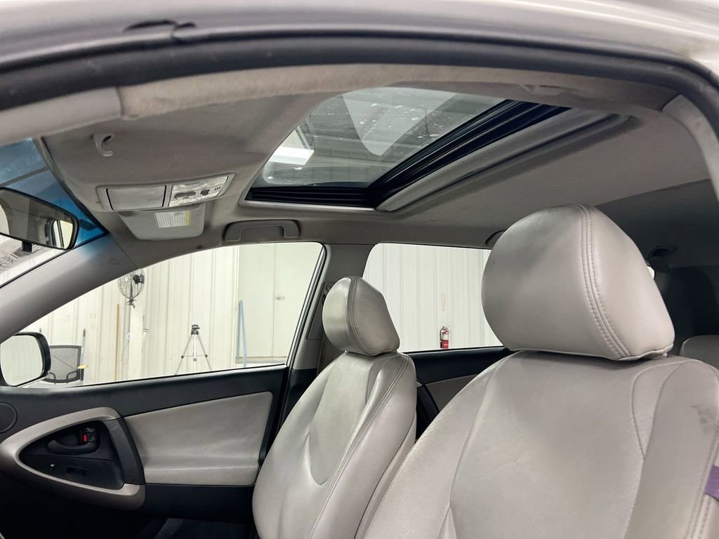 Used 2007 Toyota RAV4 Limited AWD/4WD image 18