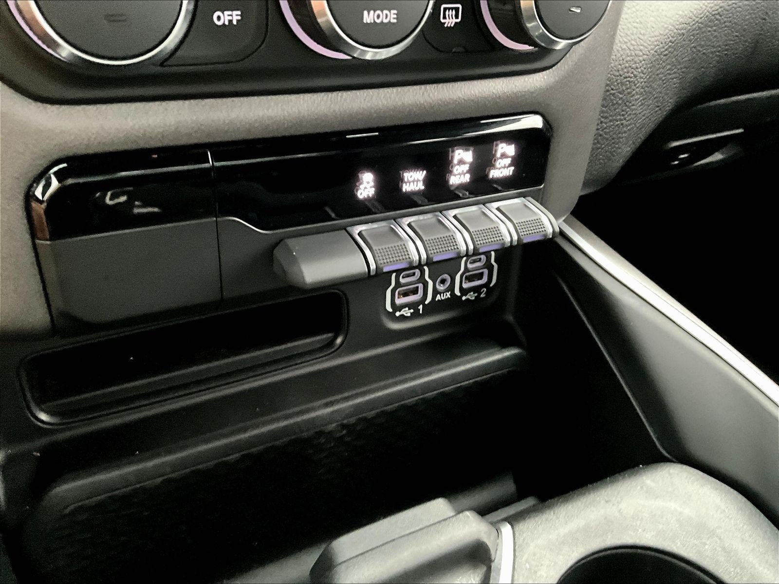 Used 2020 RAM 1500 Big Horn AWD/4WD image 13