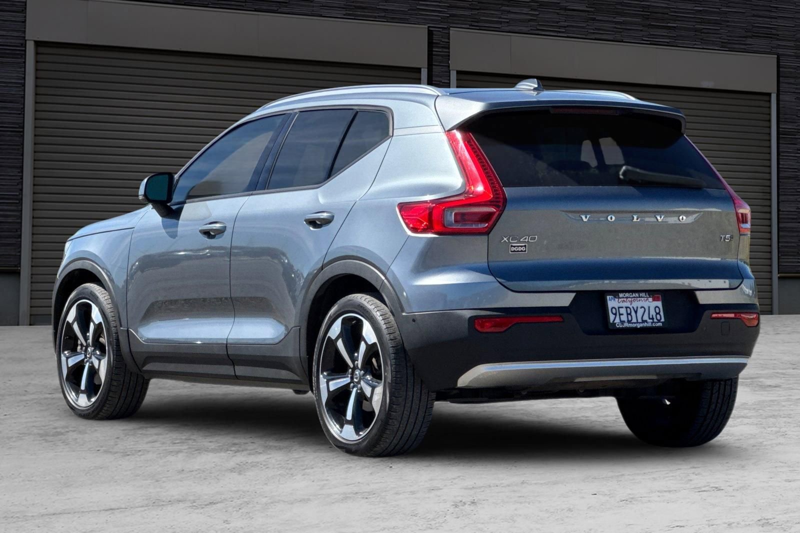 Used 2019 Volvo XC40 T5 Momentum image 6