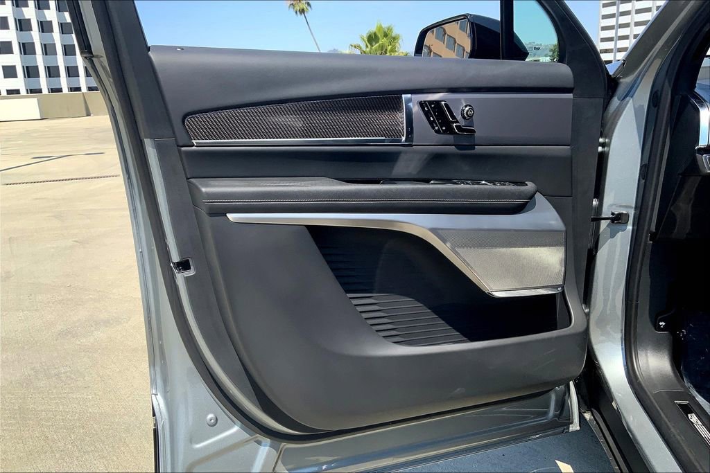 New 2026 Cadillac Vistiq Sport image 11