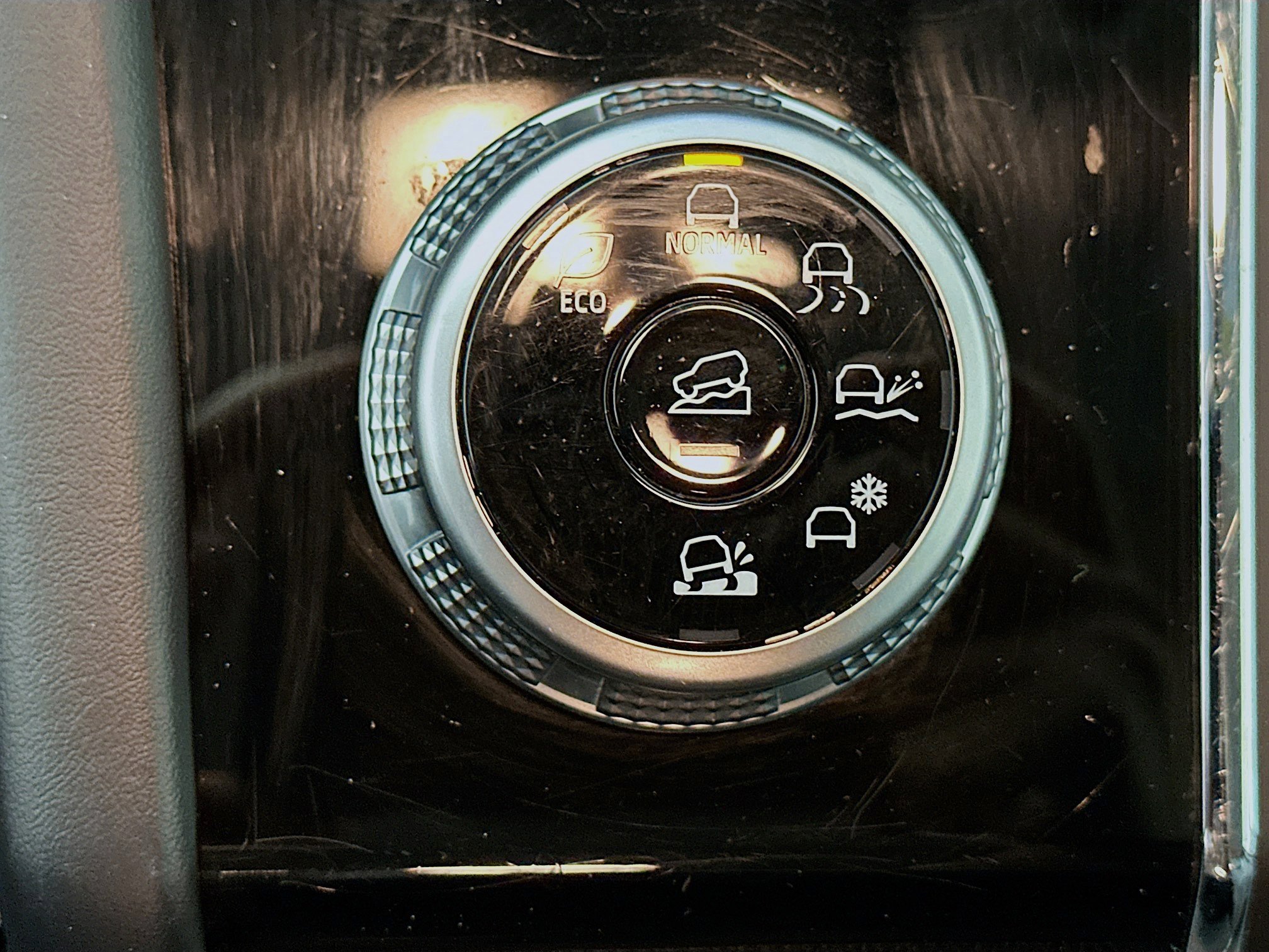 Used 2023 Mitsubishi Outlander SE image 26