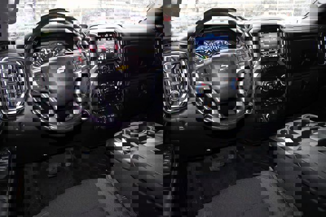 Used 2022 Chevrolet Silverado 1500 LT w/ Z71 Off-Road Package image 4