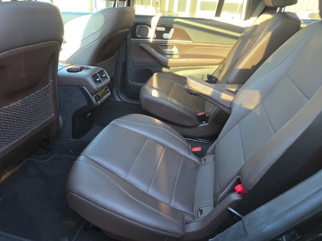 Used 2023 Mercedes-Benz GLS 450 4MATIC image 9