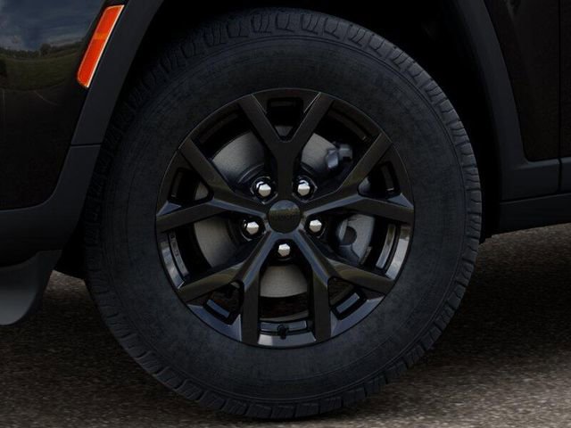 New 2026 Jeep Grand Cherokee Altitude RWD image 4