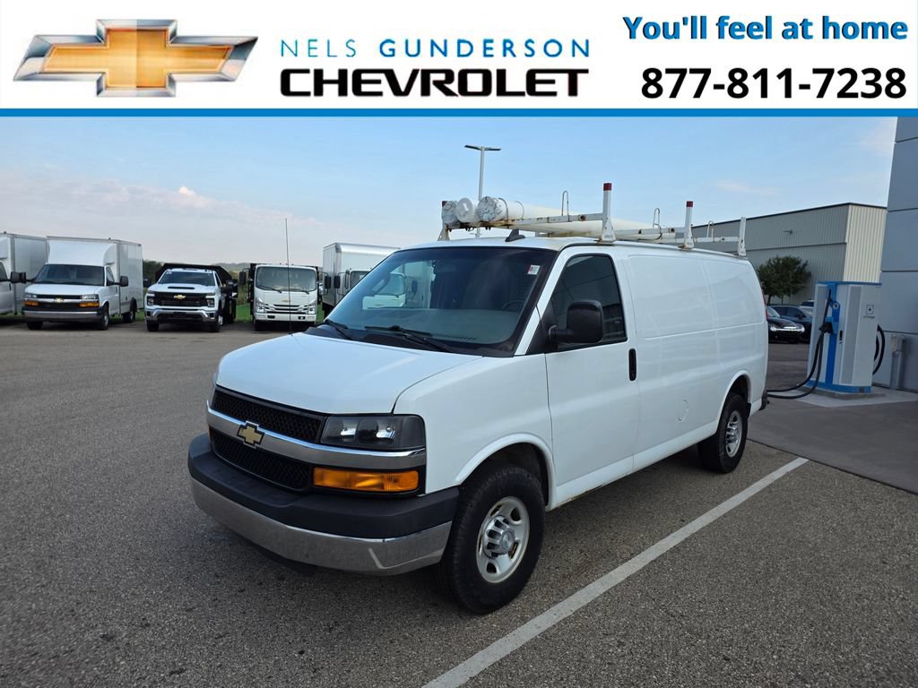 Used 2016 Chevrolet Express 3500 RWD image 2