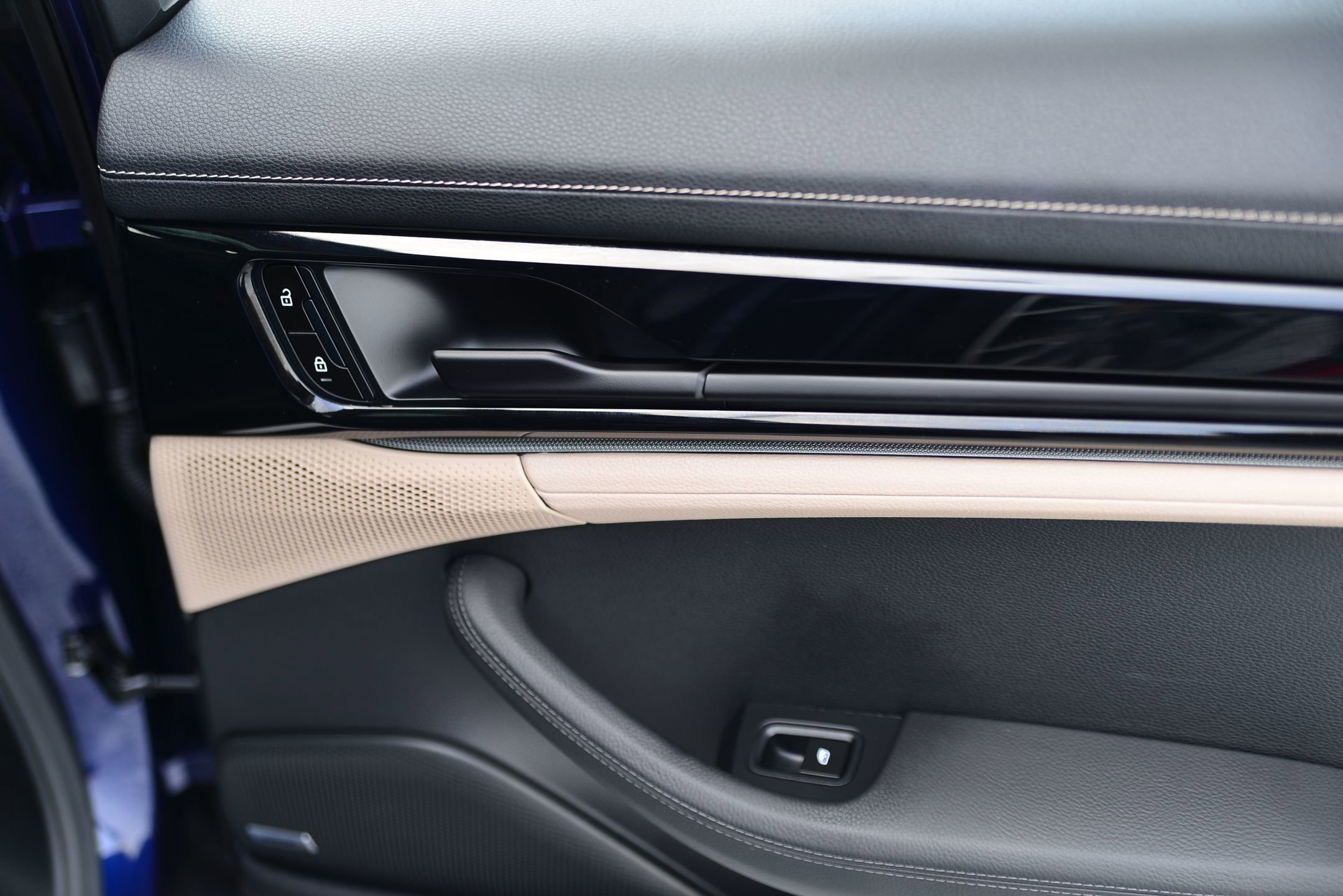 Certified 2024 Porsche Panamera 4 image 24