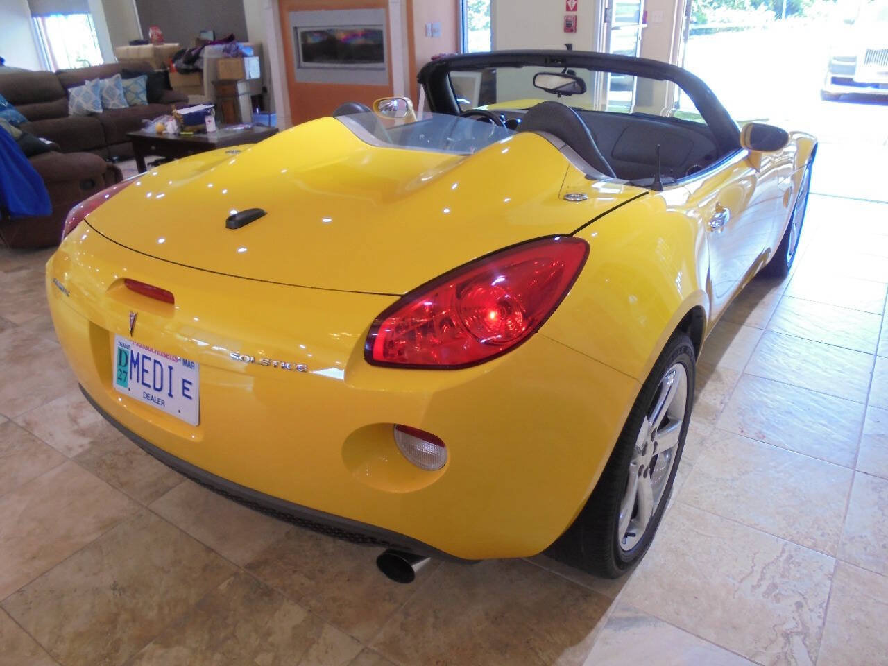 Used 2007 Pontiac Solstice Convertible RWD image 17