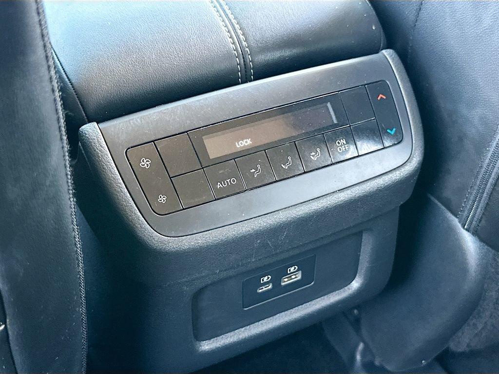Used 2023 Nissan Pathfinder SL FWD image 25
