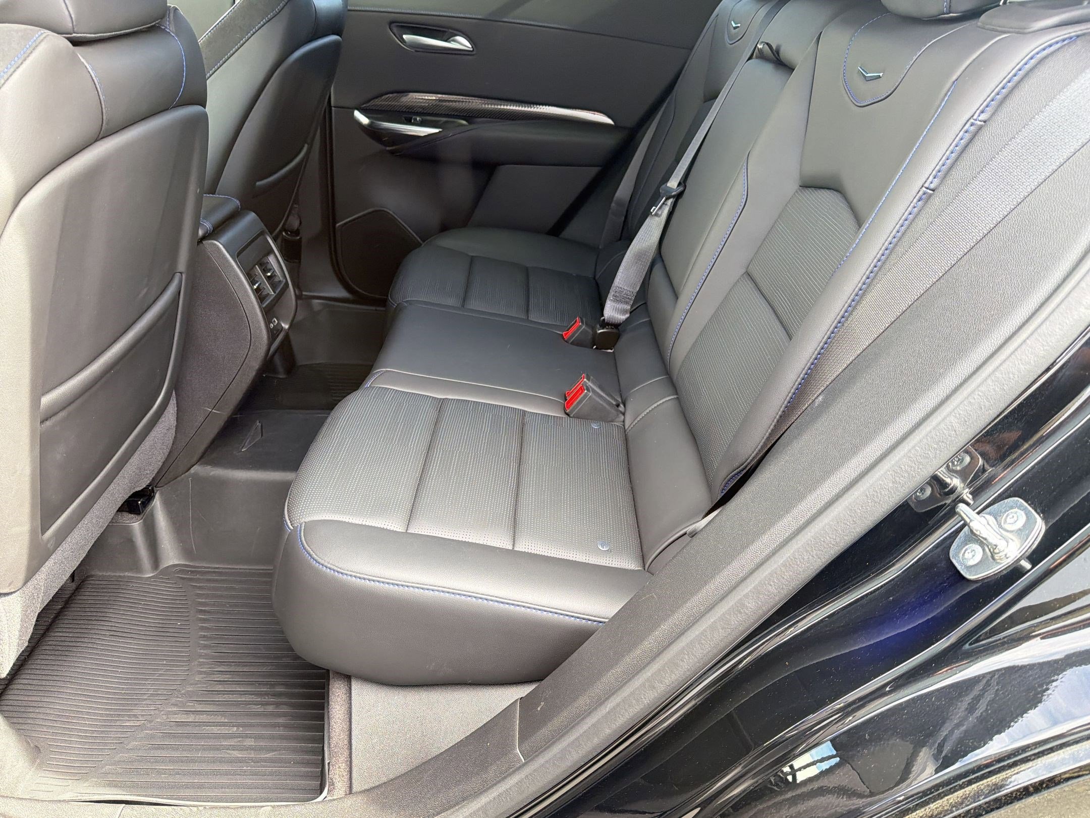 Certified 2024 Cadillac XT4 Sport image 10