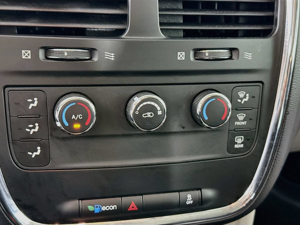 Used 2014 Dodge Grand Caravan American Value Package FWD image 16