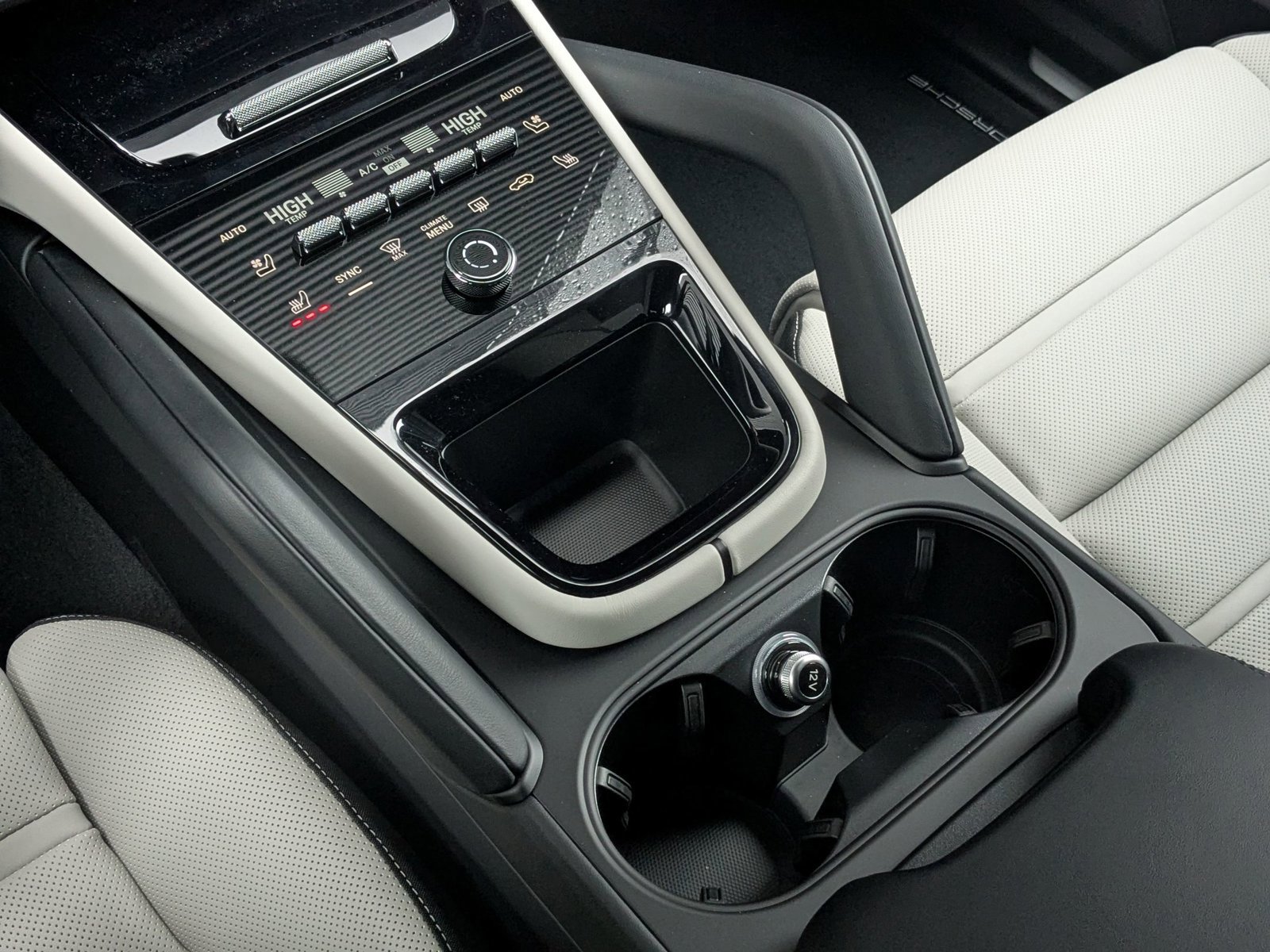 New 2026 Porsche Cayenne Coupe image 21