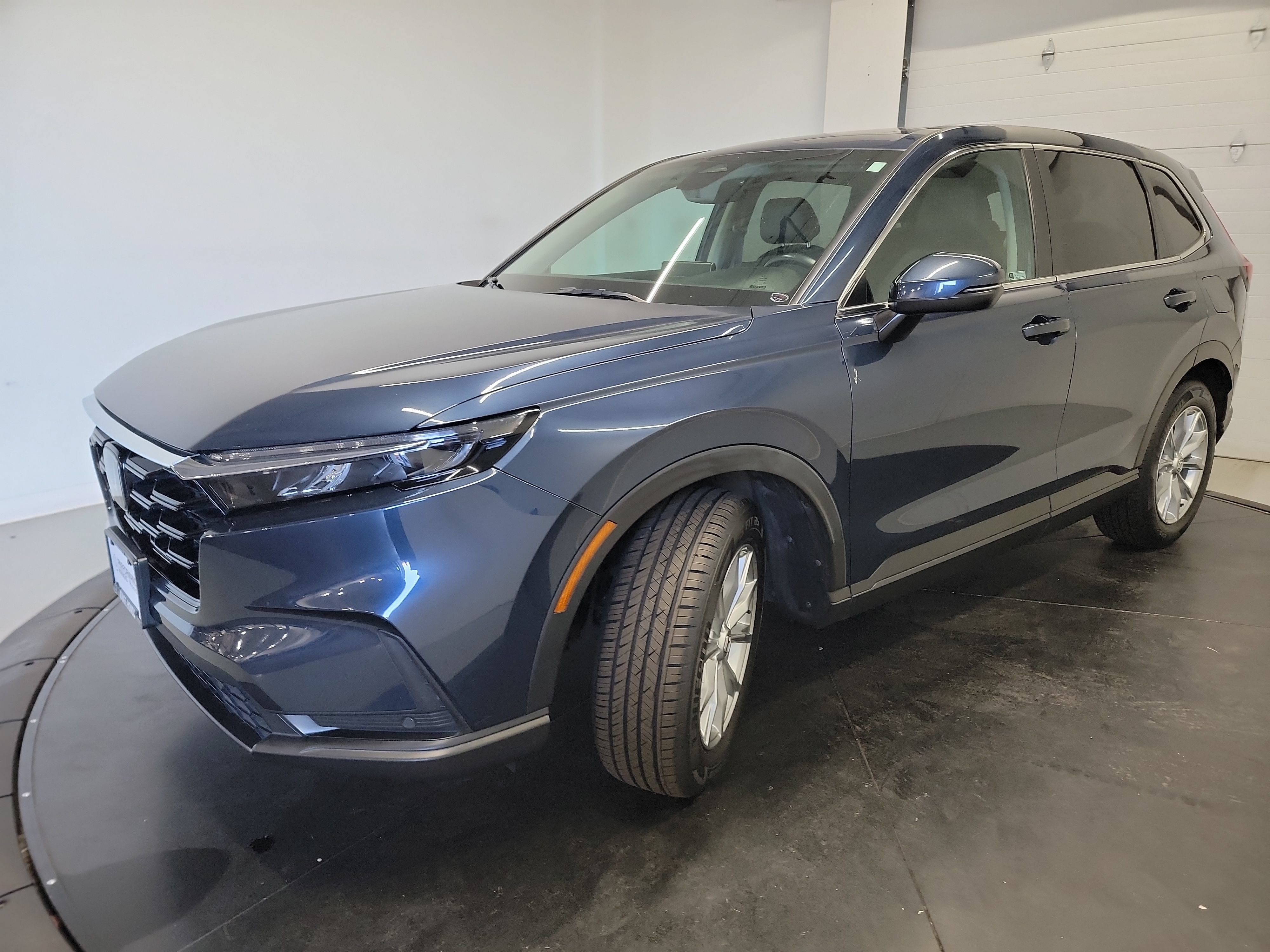 Used 2024 Honda CR-V EX-L image 3