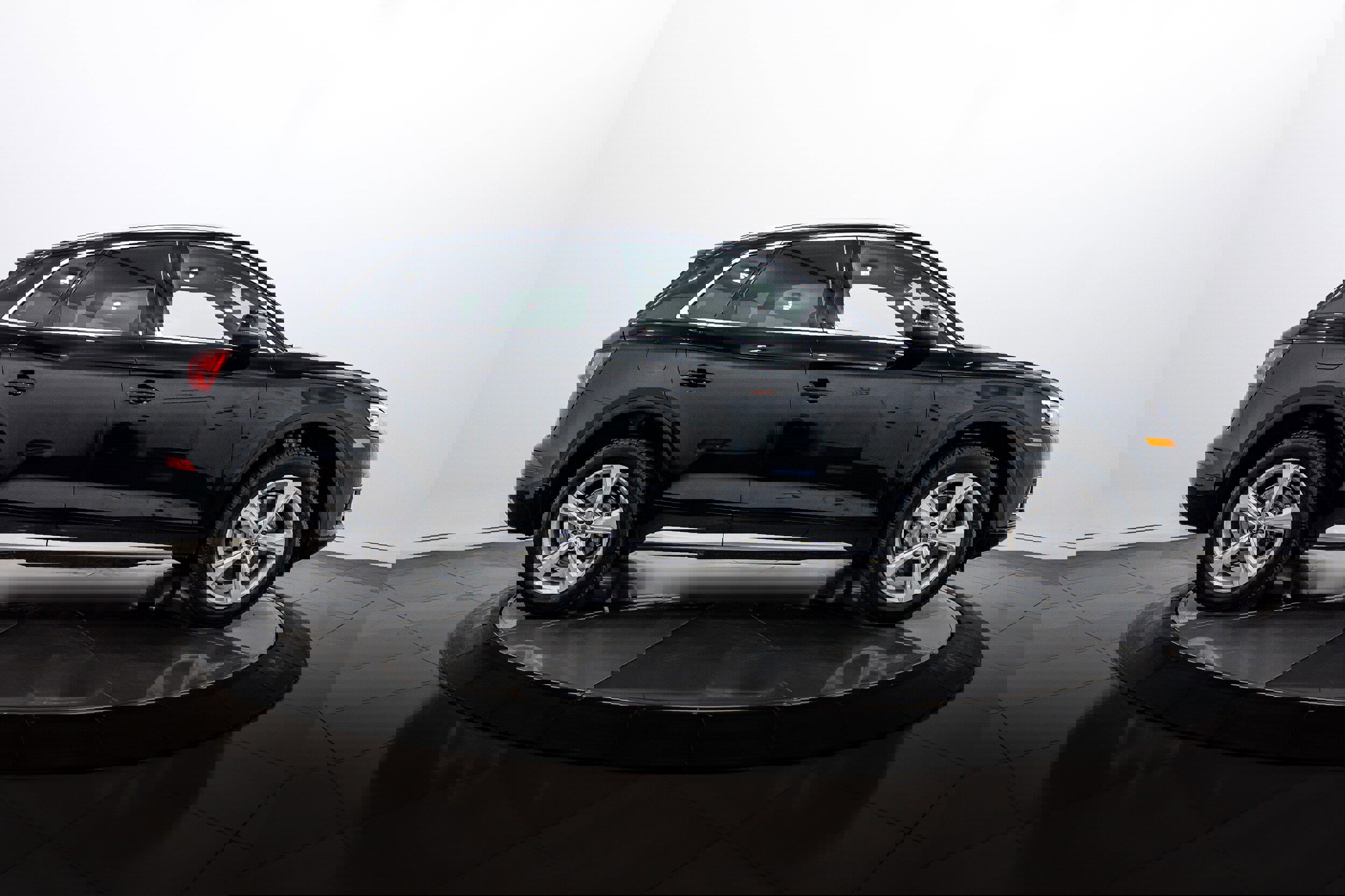 Used 2020 Audi Q5 2.0T Premium w/ Convenience Package image 3