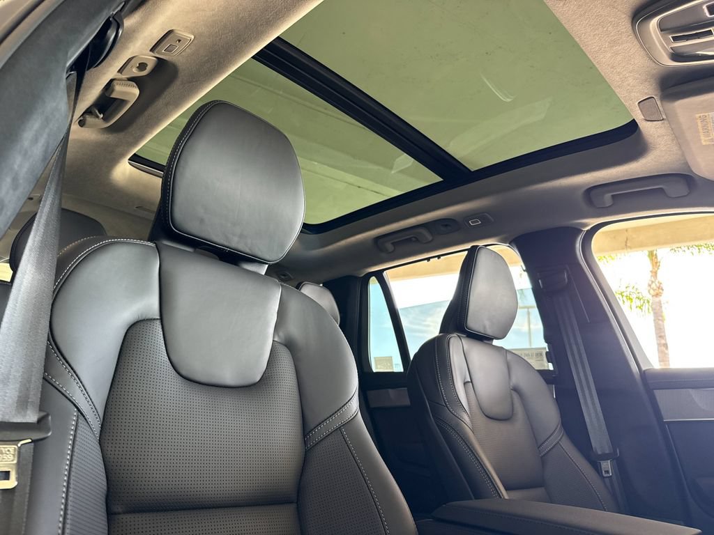 New 2026 Volvo XC90 T8 Ultra w/ Lounge Package AWD/4WD image 17