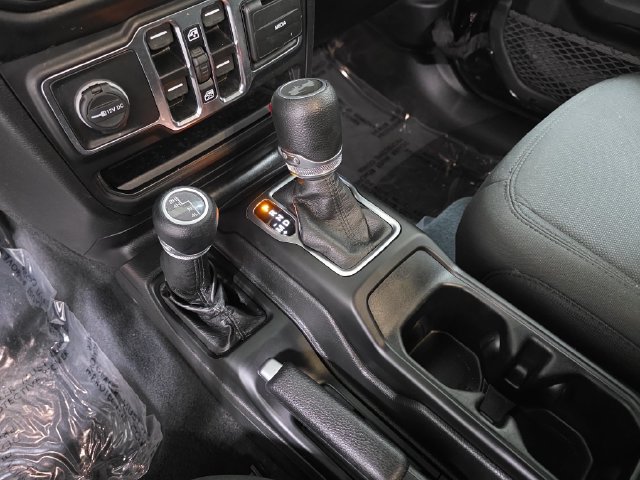 Used 2022 Jeep Wrangler Unlimited Sport AWD/4WD image 25