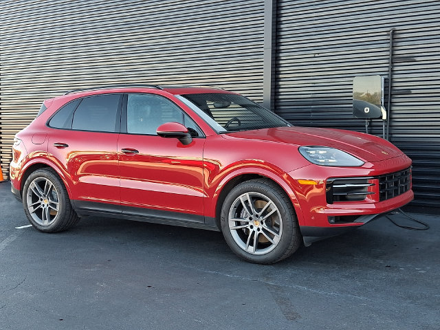 Certified 2024 Porsche Cayenne AWD/4WD image 9