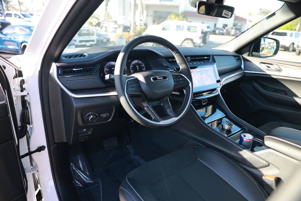 New 2026 Jeep Grand Cherokee Altitude RWD image 11