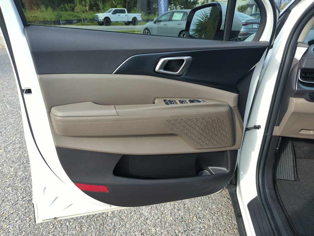 Used 2026 Kia Carnival FWD image 18