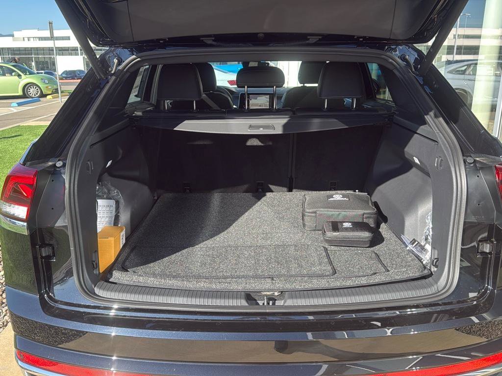 New 2025 Volkswagen Atlas Cross Sport SEL image 19