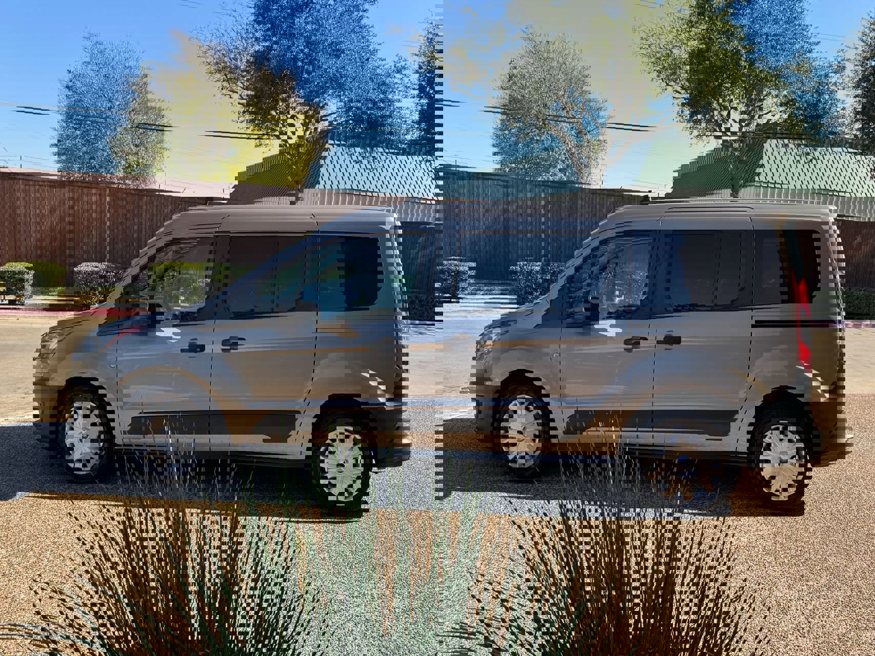 Used 2019 Ford Transit Connect XL image 11