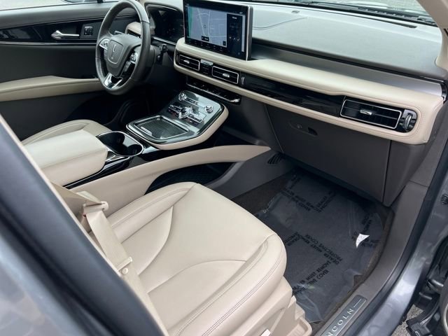 Used 2023 Lincoln Nautilus AWD w/ Premium Package image 21