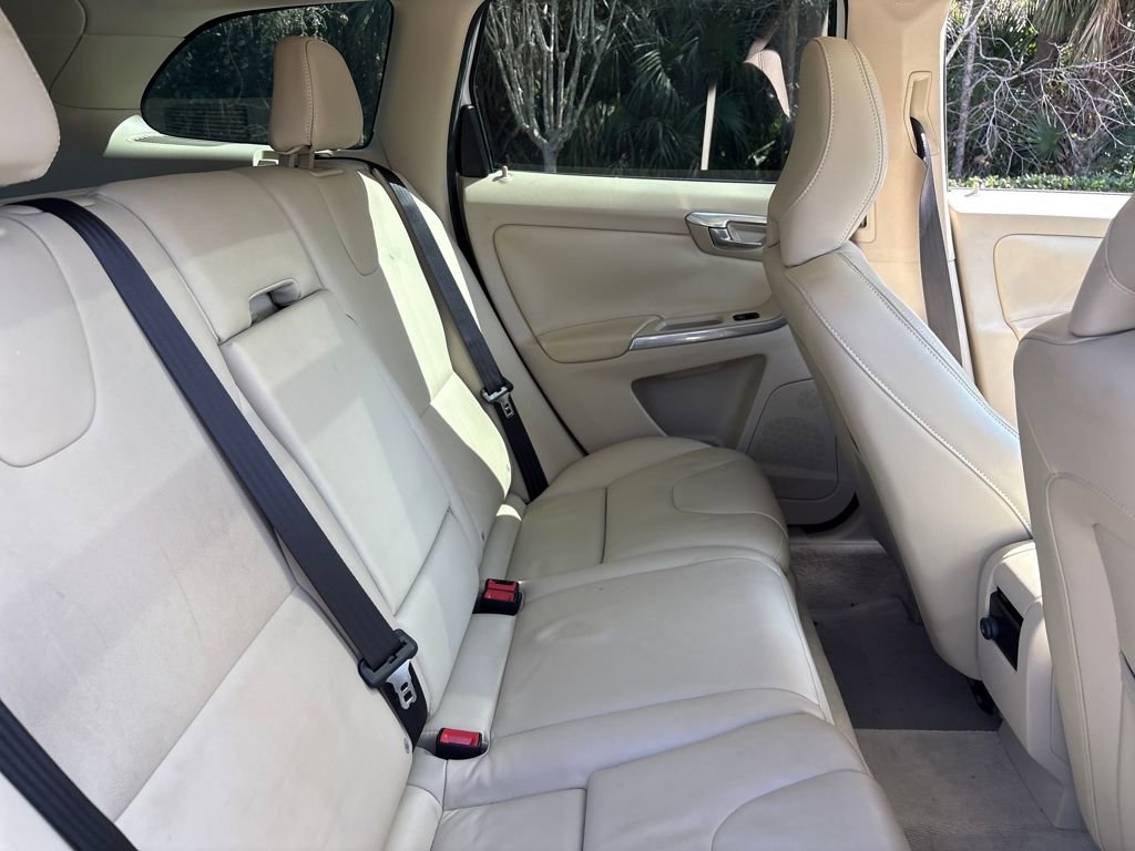 Used 2015 Volvo XC60 T5 Platinum image 29