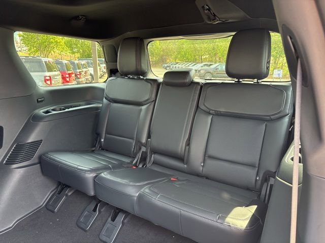 New 2026 Ford Expedition Platinum image 28