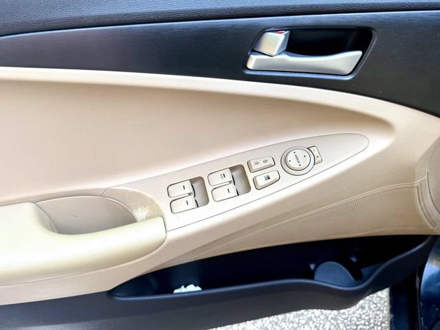 Used 2012 Hyundai Sonata GLS FWD image 12