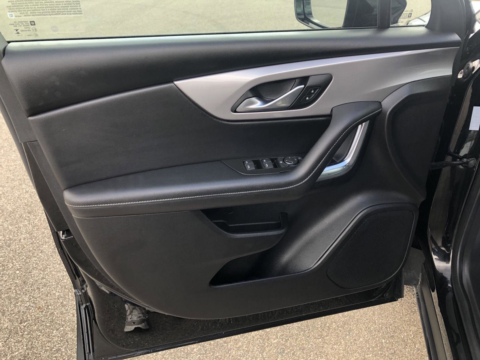 Used 2025 Chevrolet Blazer LT AWD/4WD image 17