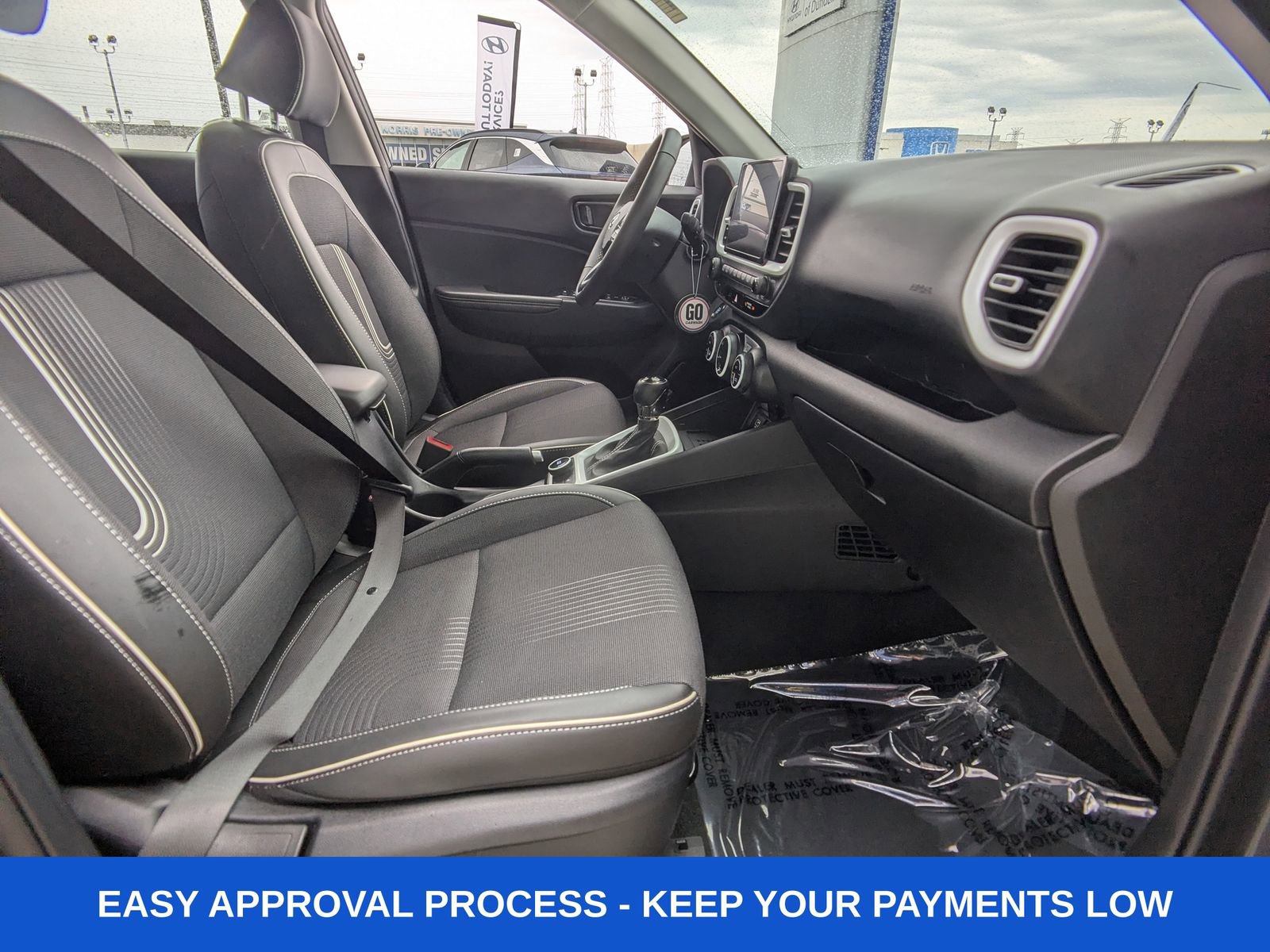 Used 2025 Hyundai Venue Limited image 17