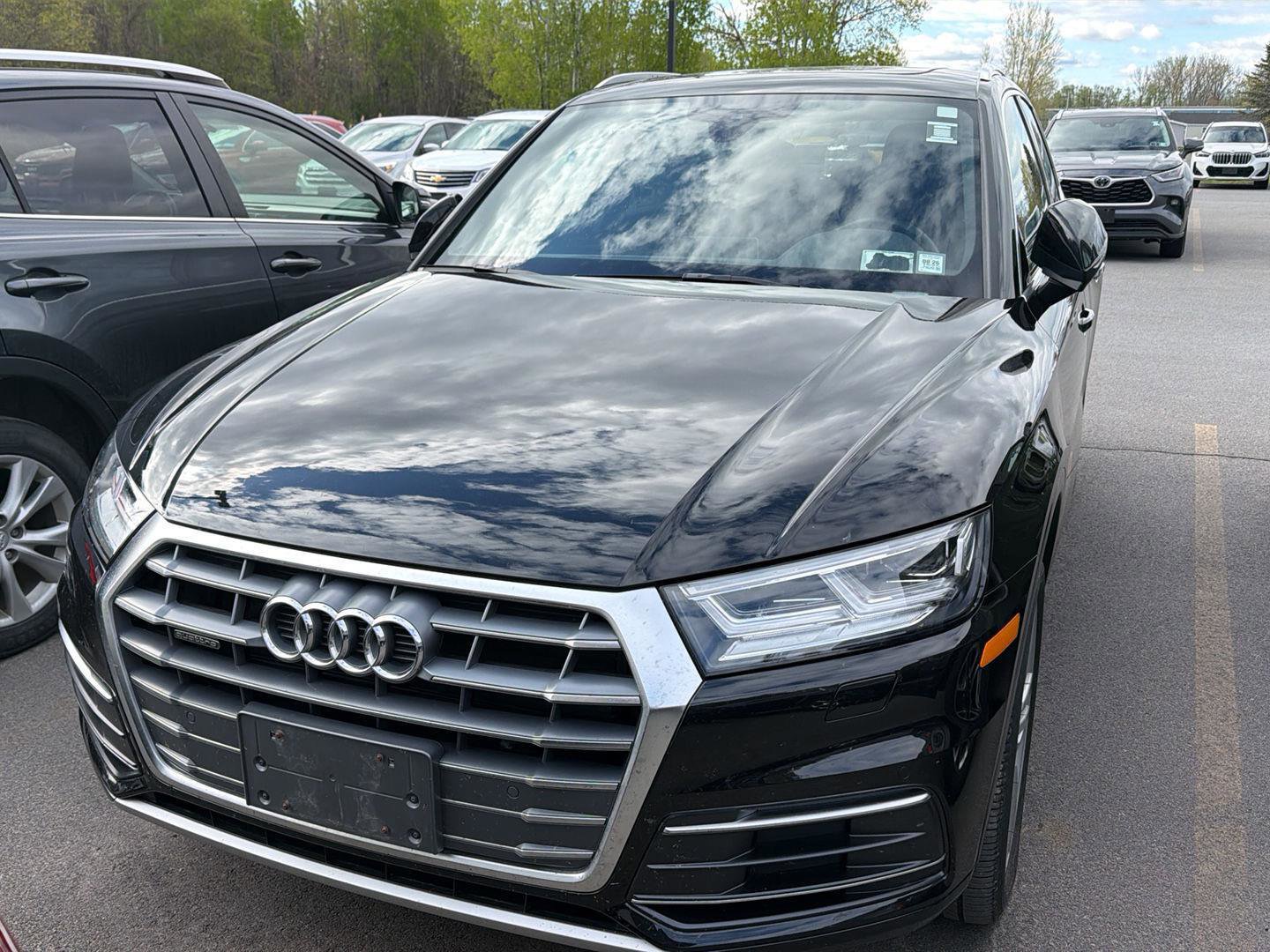 Used 2018 Audi Q5 2.0T Premium Plus w/ Premium Plus Package AWD/4WD image 2