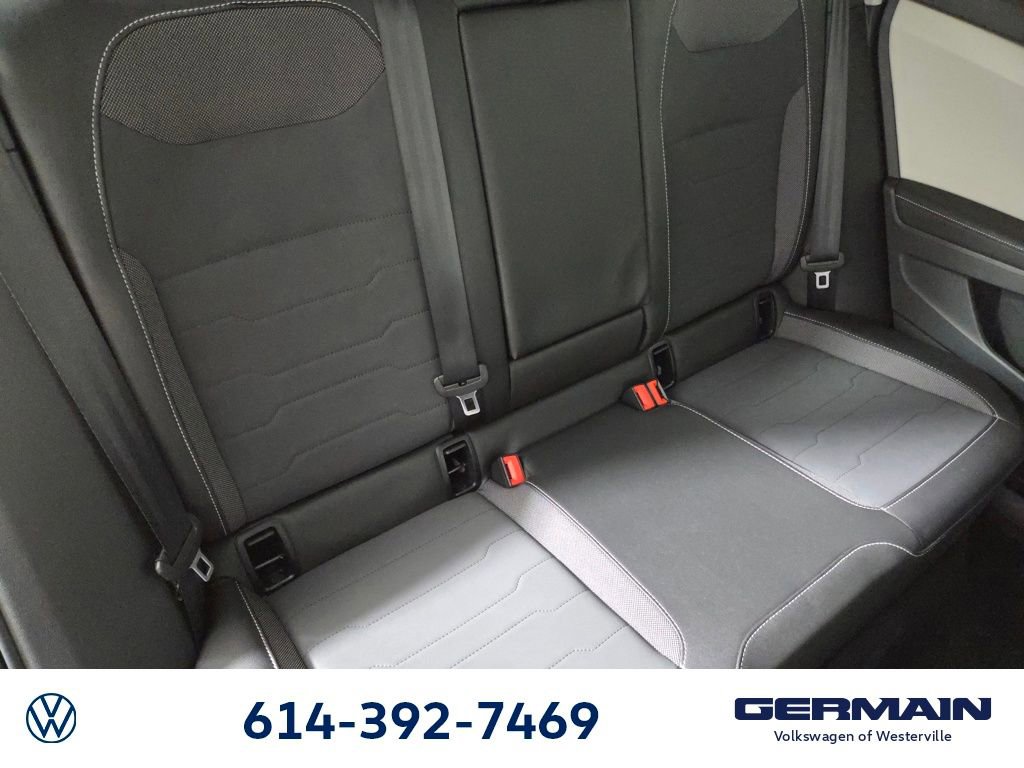 Used 2025 Volkswagen Taos SE image 17