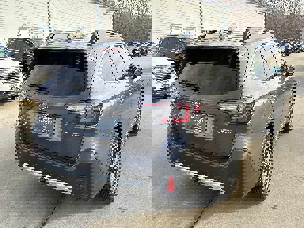 Used 2020 Subaru Outback Limited w/ Popular Package #2 image 6