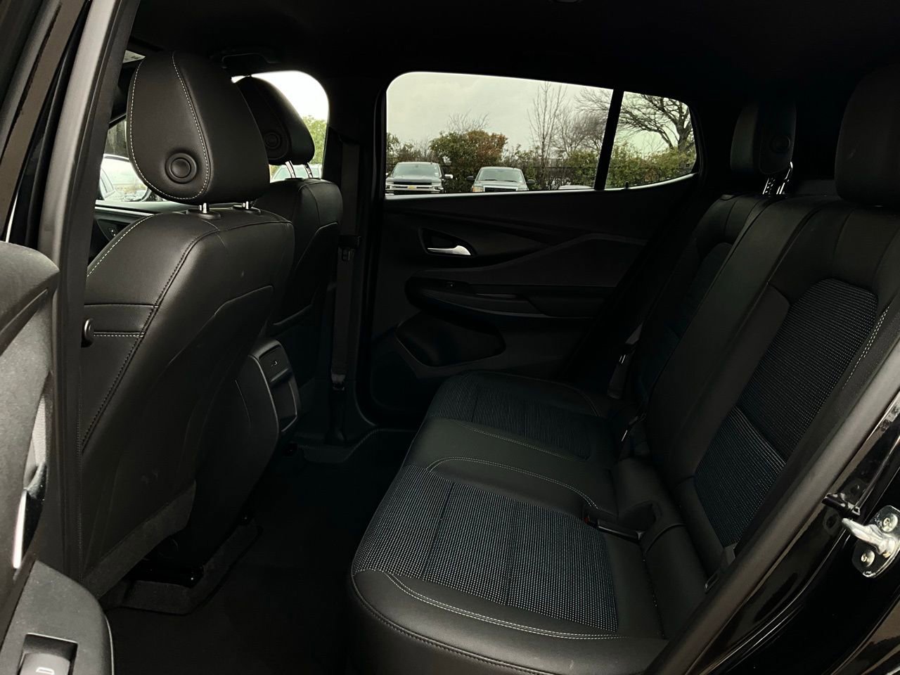 Used 2025 Buick Envista Preferred image 10