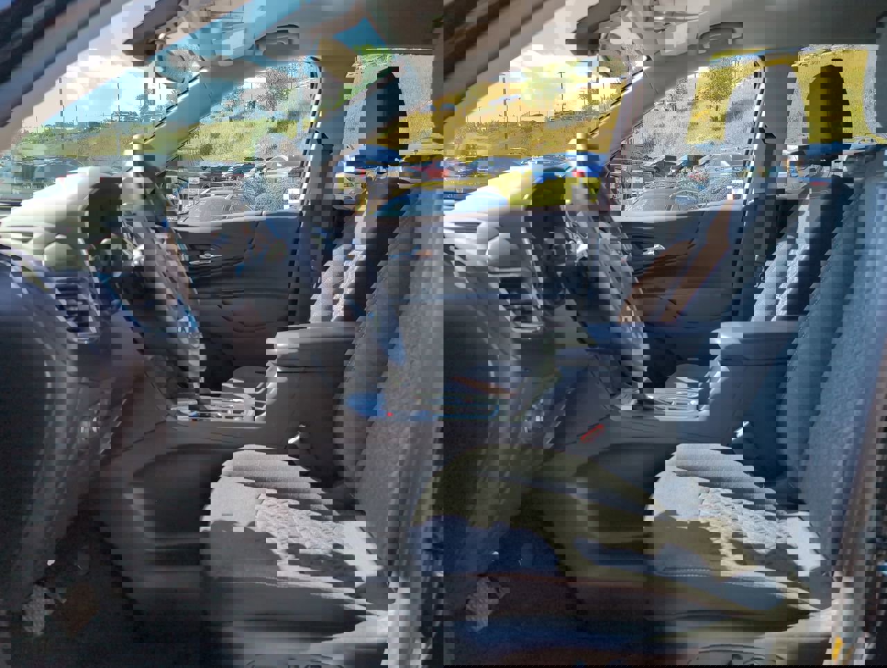 Used 2023 Chevrolet Equinox LT w/ Driver Convenience Package image 11