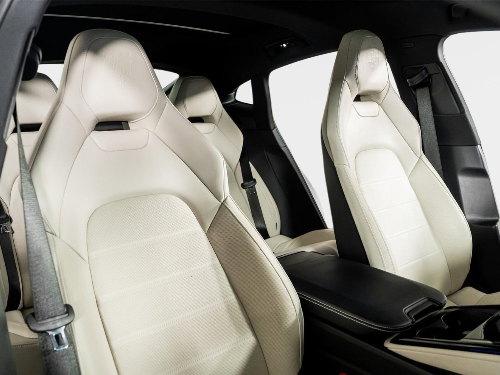 Used 2025 Porsche Panamera 4 w/ Premium Package image 33