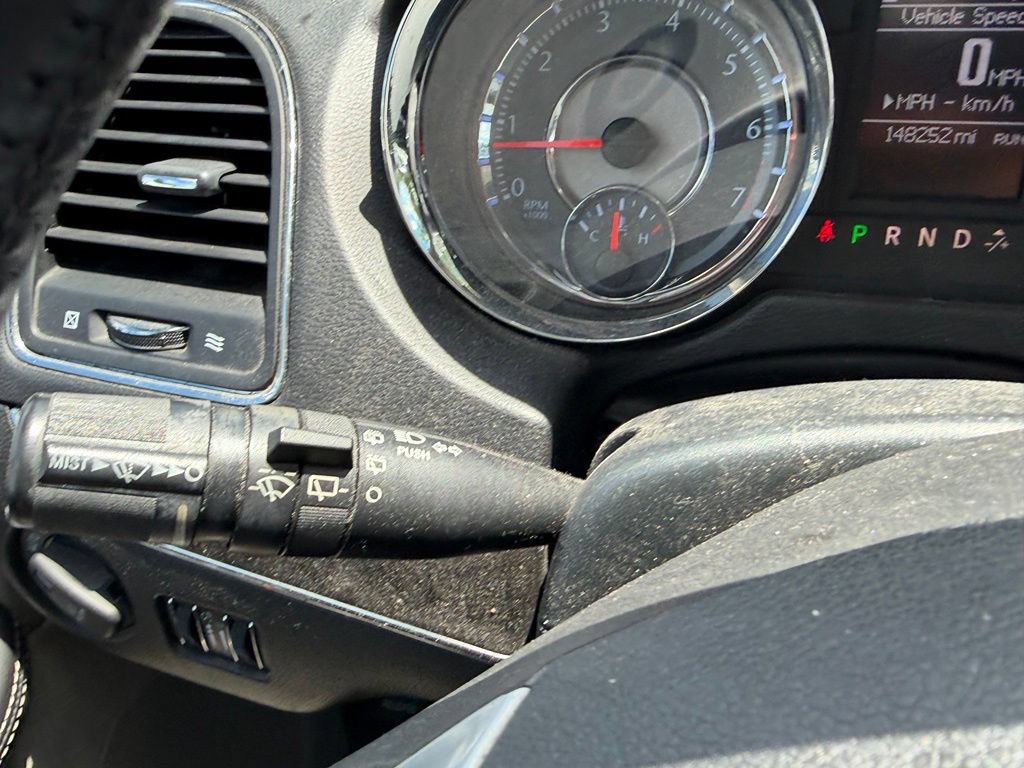 Used 2013 Chrysler Town & Country Touring FWD image 25