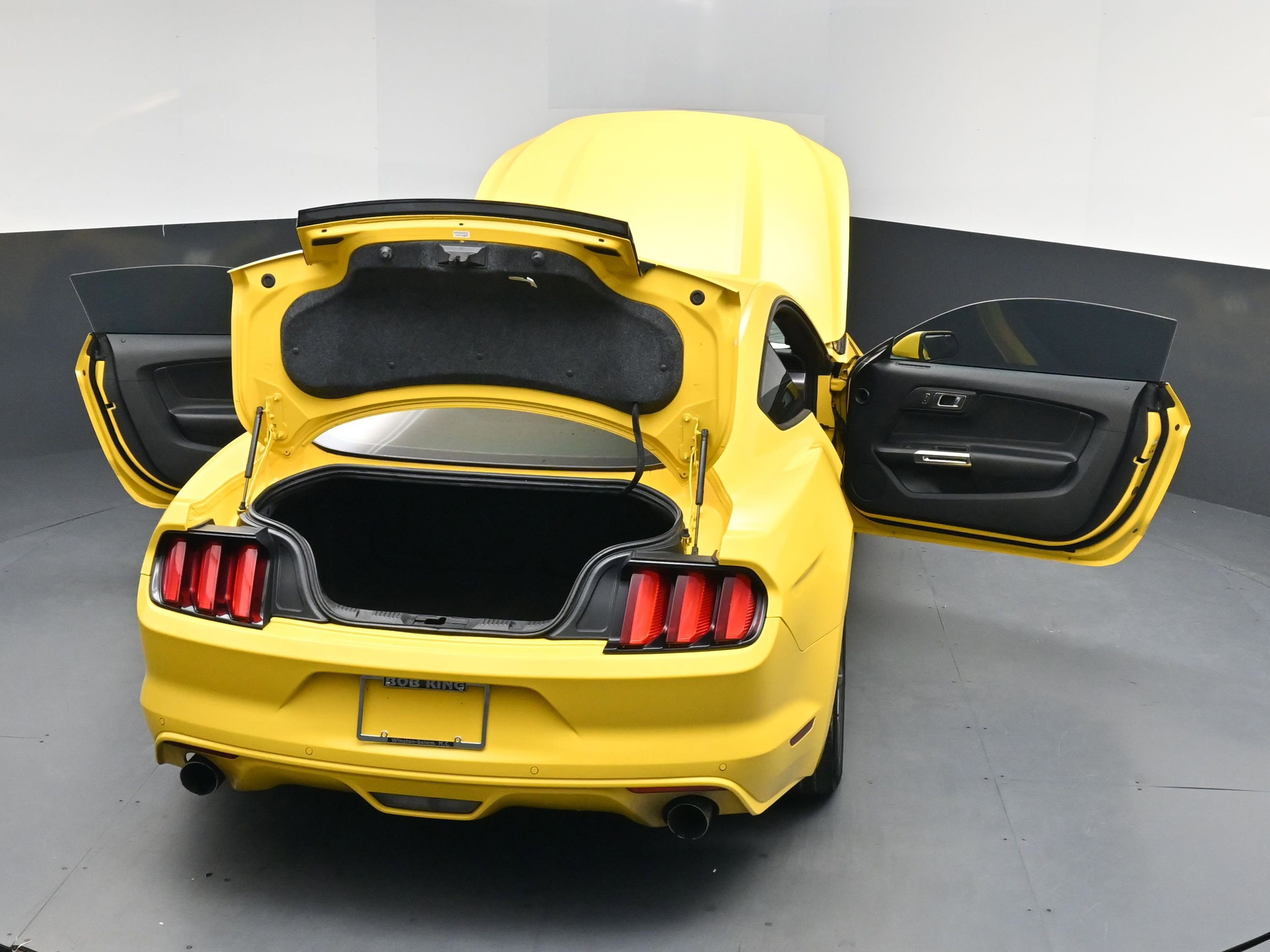 Used 2016 Ford Mustang EcoBoost image 22