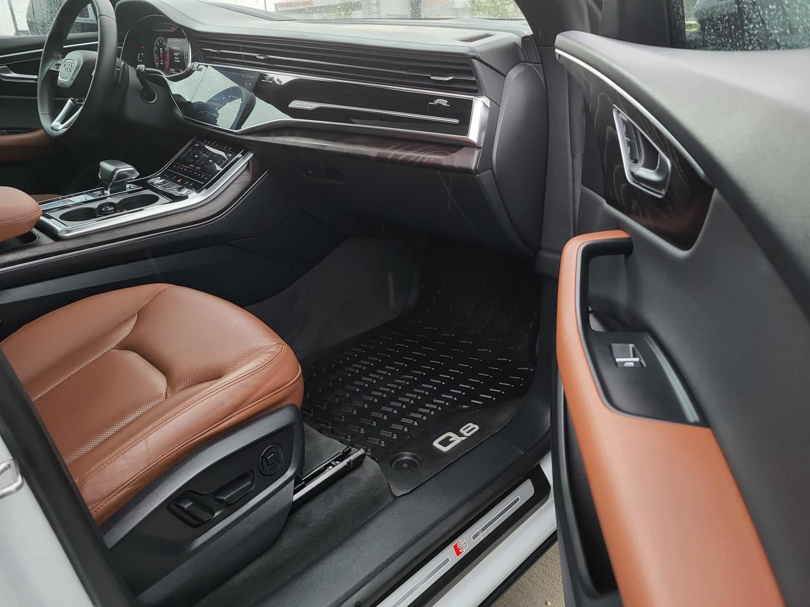Used 2019 Audi Q8 Prestige w/ Adaptive Chassis Package AWD/4WD image 9